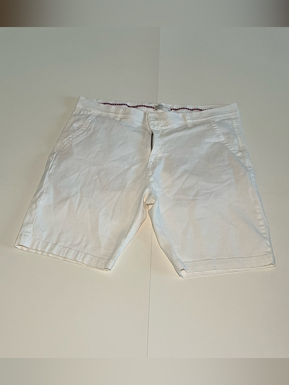 Men's White Flat-Front Cotton Chino Shorts